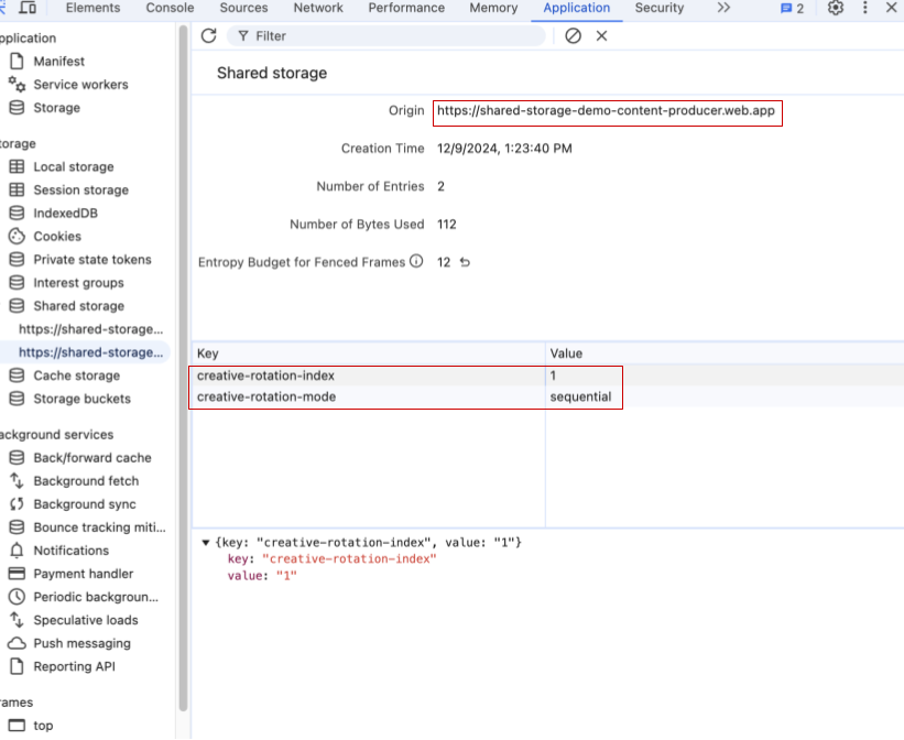 Скриншот, показывающий Chrome Devtools, в частности, общее хранилище для источника https://shared-storage-demo-content-producer.web.app. Хранилище не пустое, показаны две сохраненные пары ключ-значение. Первый ключ — creative-rotation-index со значением 1. Второй сохраненный ключ — creative-rotation-mode со значением «sequential»